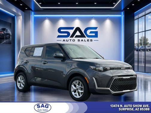Gravity Gray 2024 Kia Soul LX