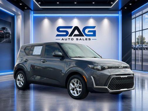 Gravity Gray 2024 Kia Soul LX
