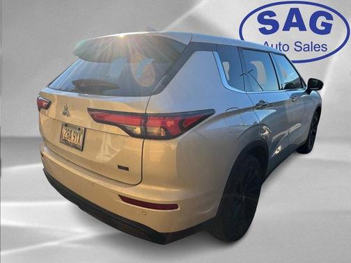 2024 Mitsubishi Outlander SE Black Edition w/Pano Roof