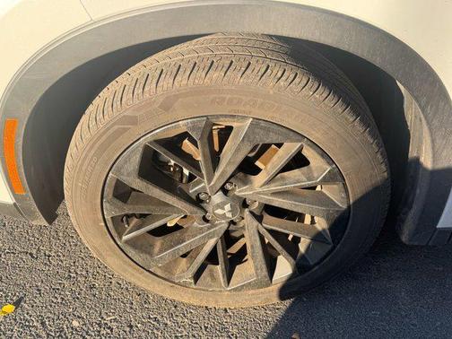 2024 Mitsubishi Outlander SE Black Edition w/Pano Roof