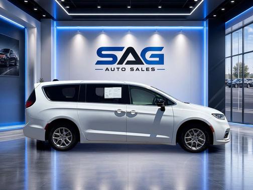 Bright White Clearcoat 2024 Chrysler Pacifica Touring L