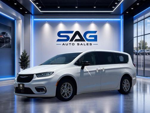 Bright White Clearcoat 2024 Chrysler Pacifica Touring L