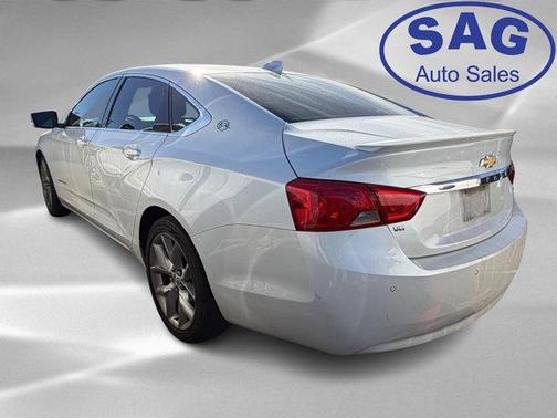 Iridescent Pearl Tricoat 2017 Chevrolet Impala 1LT