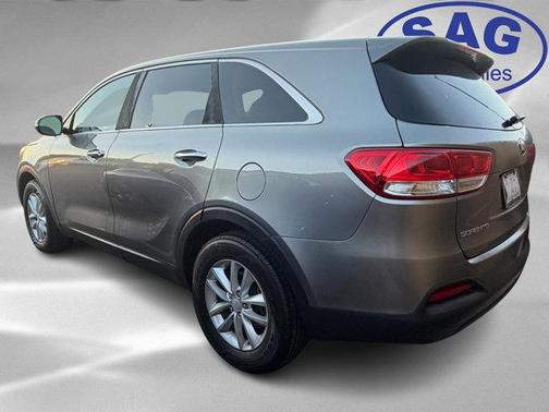 2017 Kia Sorento L