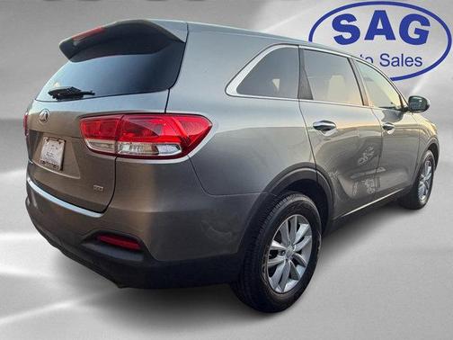 2017 Kia Sorento L