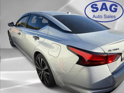 2021 Nissan Altima SR FWD