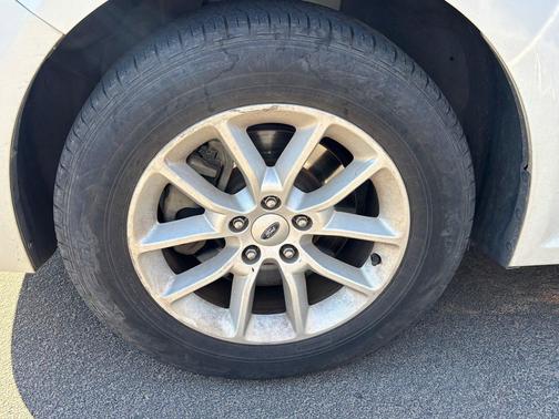 White Suede 2013 Ford Flex SE