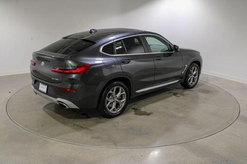 2023 BMW X4 xDrive30i
