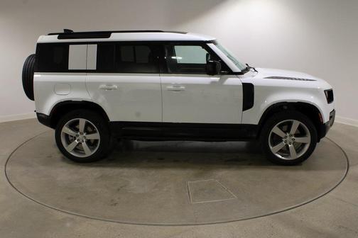 2025 Land Rover Defender P400 X-Dynamic SE