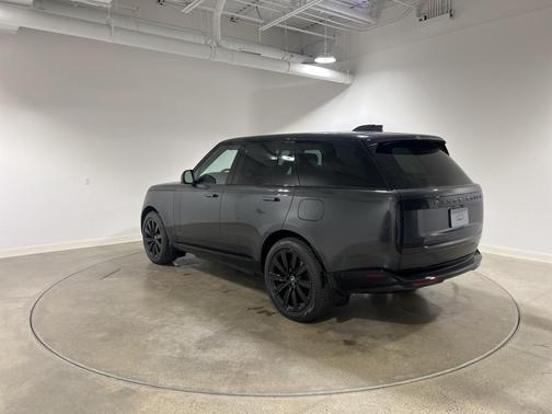 2025 Land Rover Range Rover P550e SE