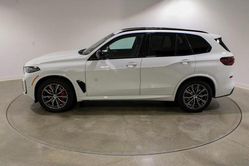 2025 BMW X5 M60i