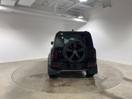 2025 Land Rover Defender P400 X-Dynamic SE
