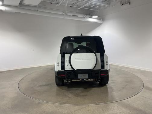 2025 Land Rover Defender P525 V8