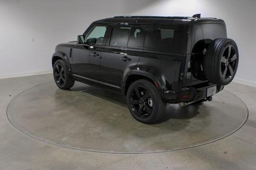 2026 Land Rover Defender 110 X-Dynamic SE