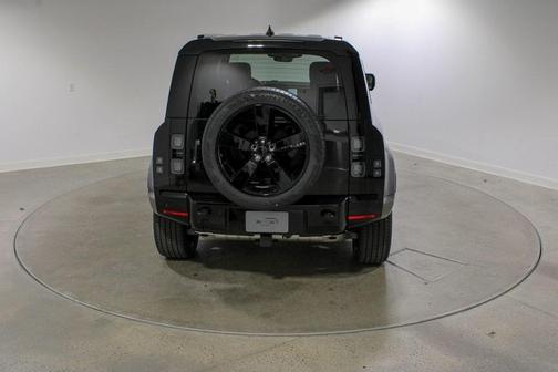 2026 Land Rover Defender 110 X-Dynamic SE