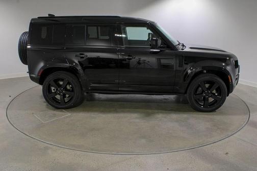 2026 Land Rover Defender 110 X-Dynamic SE