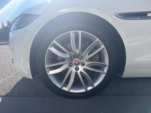 Polaris White 2016 Jaguar XF 35t Premium