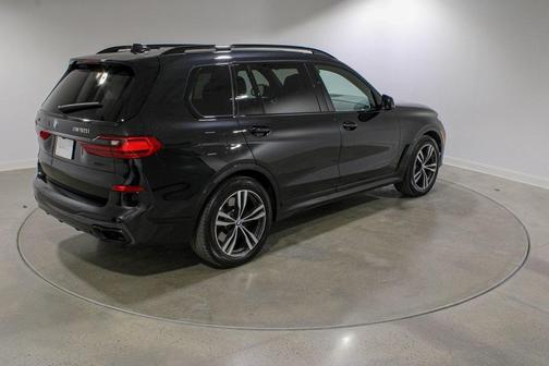 2022 BMW X7 M50i