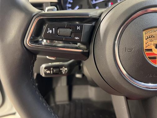 2023 Porsche Macan Base
