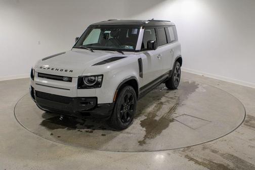 2026 Land Rover Defender 110 X-Dynamic SE