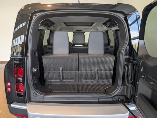 2025 Land Rover Defender P400 S