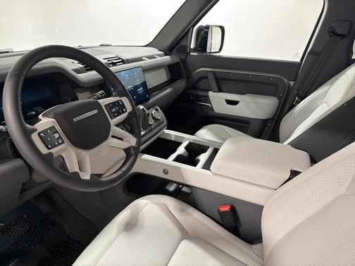 2025 Land Rover Defender P300