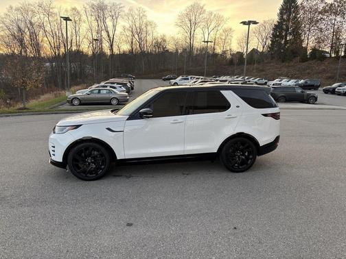 2024 Land Rover Discovery P360 Dynamic SE