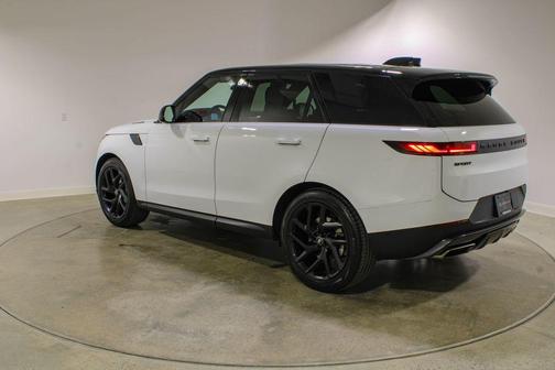 Fuji White 2024 Land Rover Range Rover Sport SE