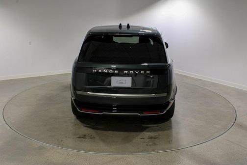 2025 Land Rover Range Rover P400 SE