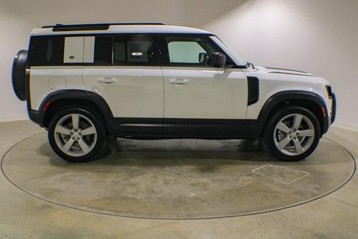 Fuji White 2023 Land Rover Defender 110 SE