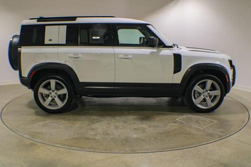 Fuji White 2023 Land Rover Defender 110 SE