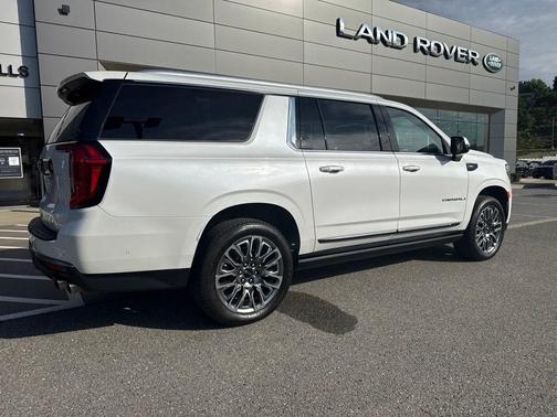 White Frost Tri-Coat 2023 GMC Yukon XL Denali Ultimate