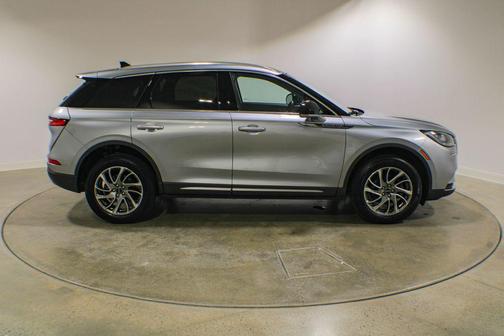 Radiance Metallic 2022 Lincoln Corsair Standard