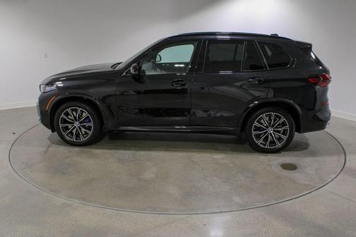 2025 BMW X5 M60i