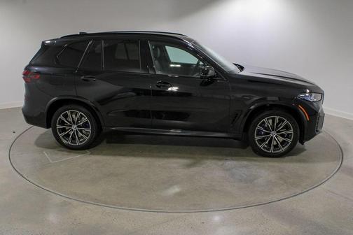 2025 BMW X5 M60i