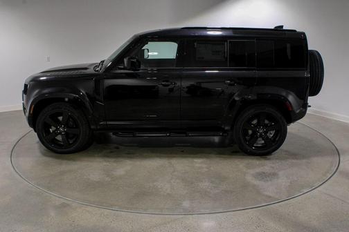 2025 Land Rover Defender P400 X-Dynamic SE