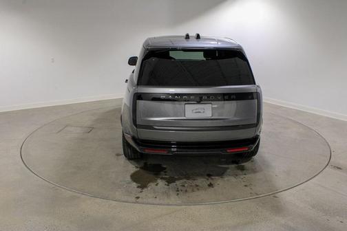 2026 Land Rover Range Rover P400 SE SWB