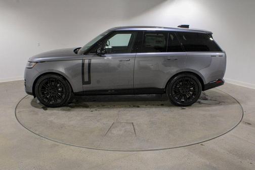 Eiger Grey 2026 Land Rover Range Rover P400 SE SWB