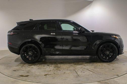 2026 Land Rover Range Rover Velar P250 Dynamic SE