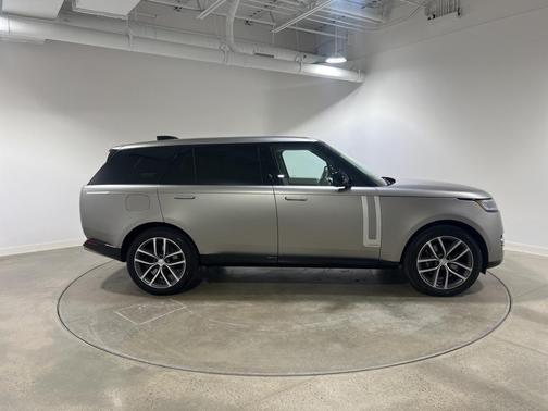 2025 Land Rover Range Rover AUTOBIOGRAPHY