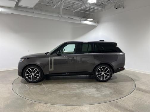 2025 Land Rover Range Rover P530 SE