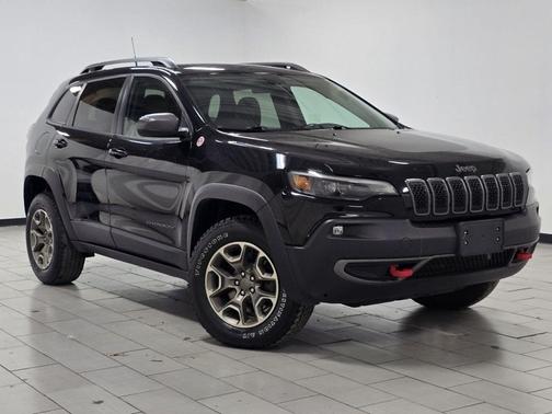 Diamond Black 2020 Jeep Cherokee Trailhawk