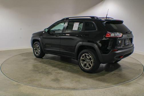 Diamond Black 2020 Jeep Cherokee Trailhawk