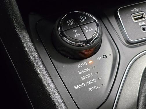 Diamond Black 2020 Jeep Cherokee Trailhawk