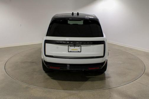 2025 Land Rover Range Rover P530 SE 7 Seat