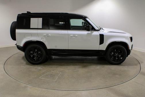 2025 Land Rover Defender P400 X-Dynamic SE