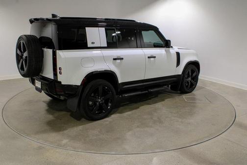 2022 Land Rover Defender 110 X-Dynamic SE