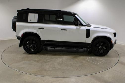 2022 Land Rover Defender 110 X-Dynamic SE