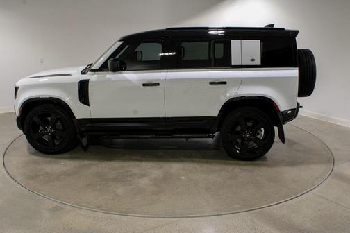2022 Land Rover Defender 110 X-Dynamic SE