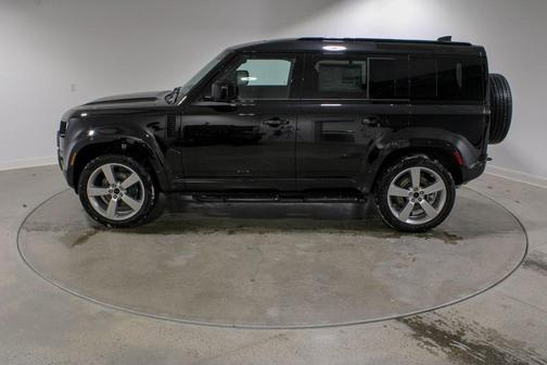 2026 Land Rover Defender 110 X-Dynamic SE